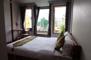 Hotel Sri Chiang Yeun House Chiang Mai Esterno foto